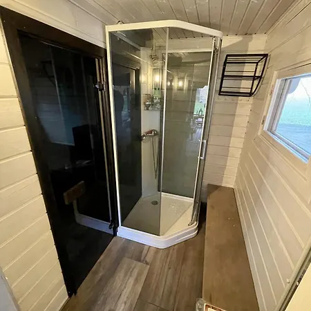 Cozy Cabin With Beautiful Sauna Near Lake