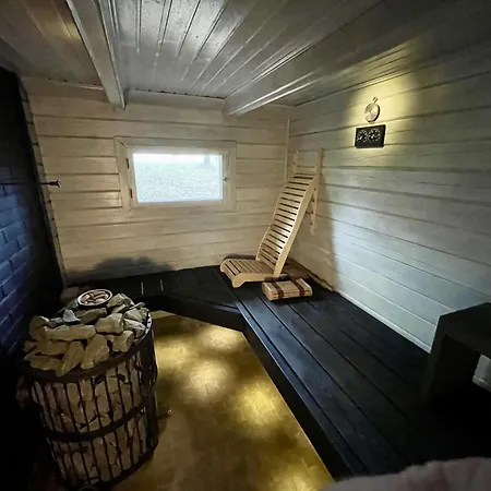Pensjonat Cozy Cabin With Beautiful Sauna Near Lake