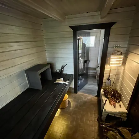 Cozy Cabin With Beautiful Sauna Near Lake Гостевой дом