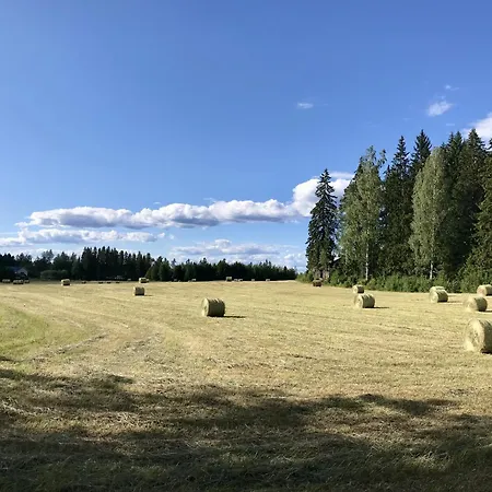 Гостевой дом Cozy Cabin With Beautiful Sauna Near Lake