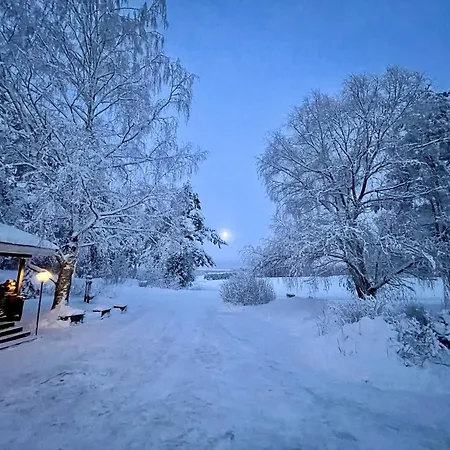 Гостевой дом Cozy Cabin With Beautiful Sauna Near Lake